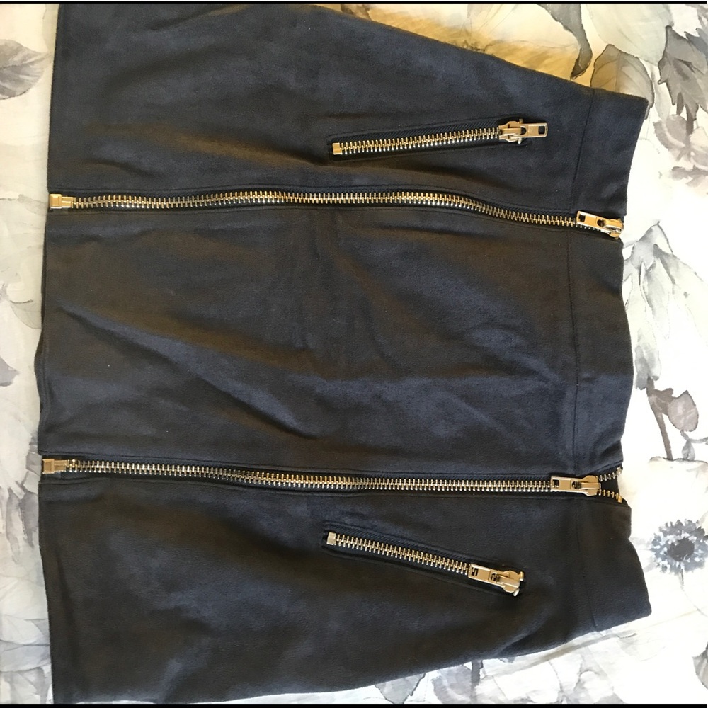 Zippered skirt